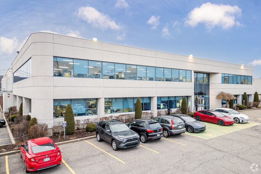 4900 Boul Thimens, Montréal, QC à louer - Photo de l’immeuble – Image 1 sur 7