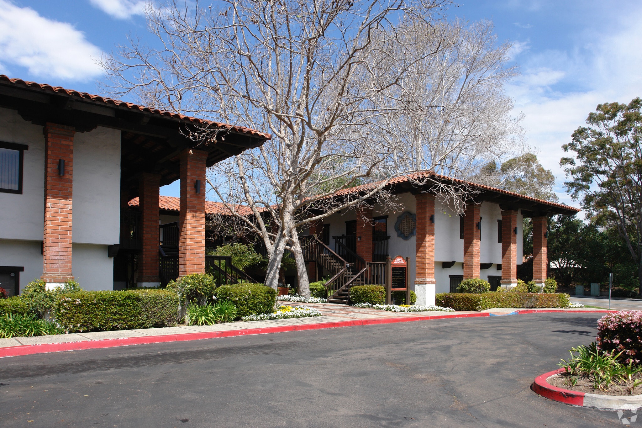 265 Santa Helena, Solana Beach, CA à louer Photo de l’immeuble– Image 1 sur 1