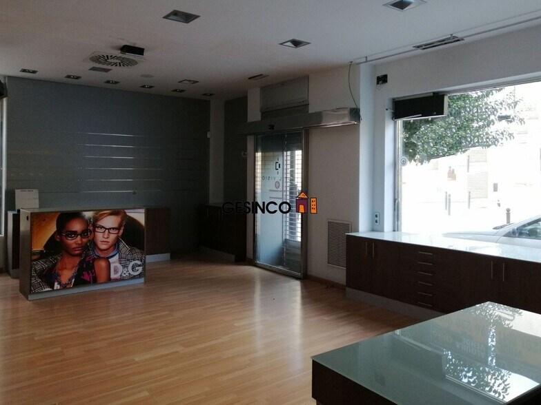 Local commercial dans València, Valencia à vendre - Photo de l’immeuble – Image 3 sur 7