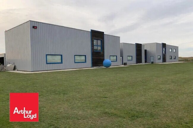 Plus de détails pour Local d’activités à vendre