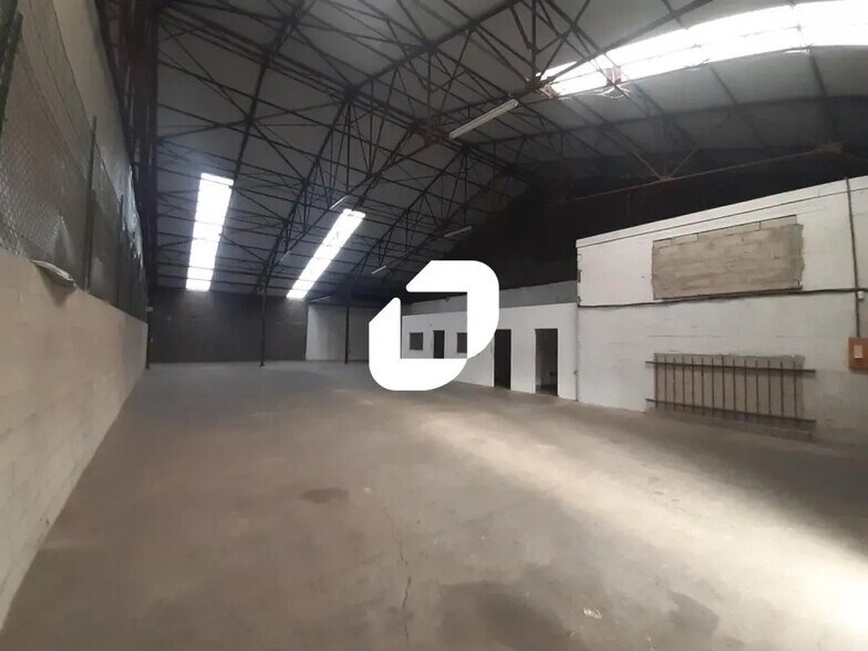 Bureau dans Sucy-en-Brie à louer - Photo de l’immeuble – Image 3 sur 3