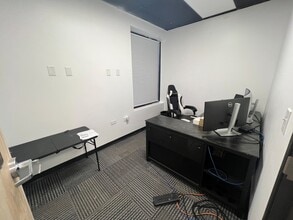 6051 Washington St, Denver, CO à louer Photo intérieure– Image 2 sur 3