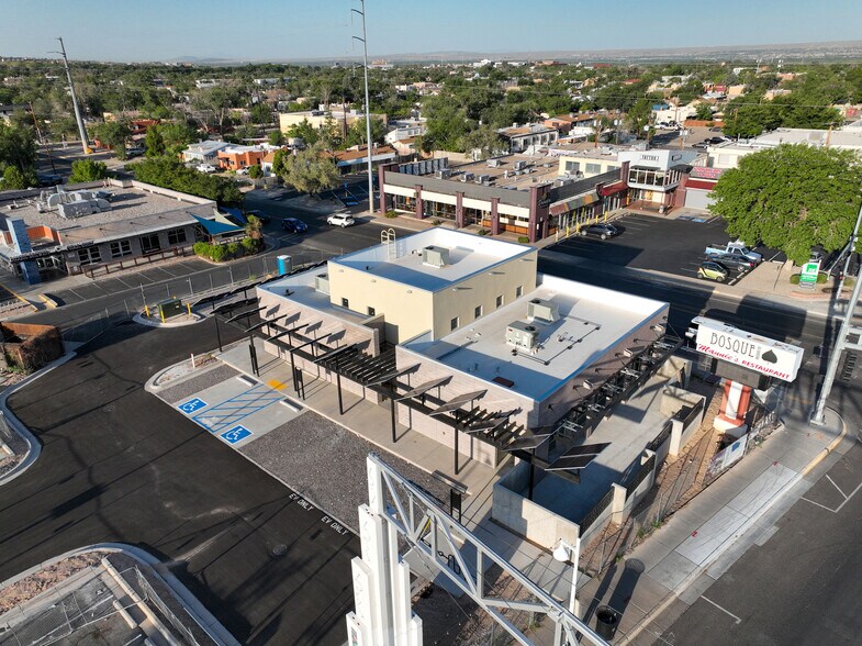 2900 Central Ave SE, Albuquerque, NM à louer - Photo de l’immeuble – Image 3 sur 9