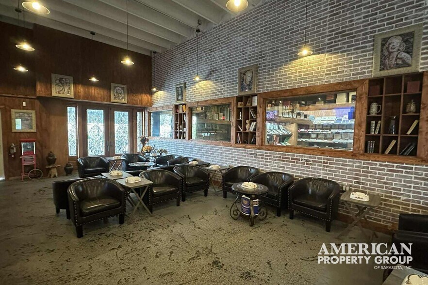 4571 Clark Rd, Sarasota, FL à louer - Photo de l’immeuble – Image 3 sur 9