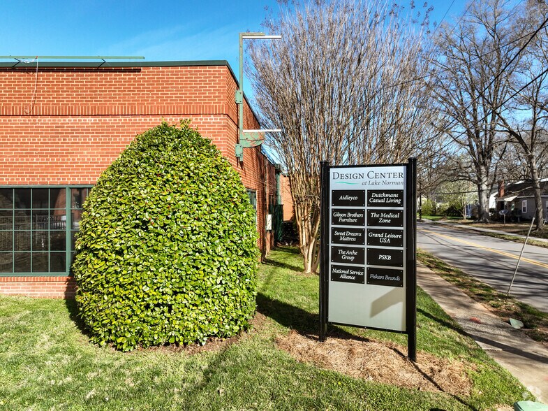 532 Patterson Ave, Mooresville, NC à louer - Photo de l’immeuble – Image 3 sur 8