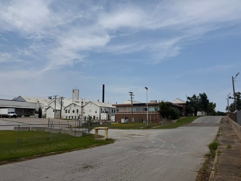 620 S Linden St, Sapulpa, OK à vendre - Photo de l’immeuble – Image 2 sur 7