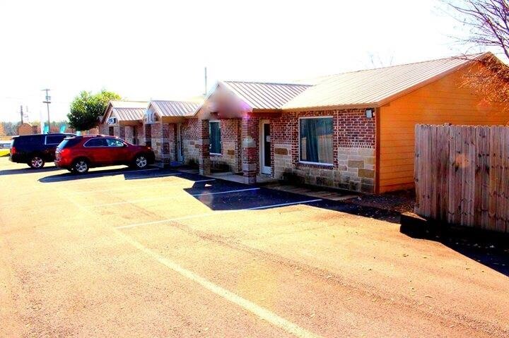 2004-2006 Jacksonville Dr, Henderson, TX à vendre - Photo de l’immeuble – Image 3 sur 38