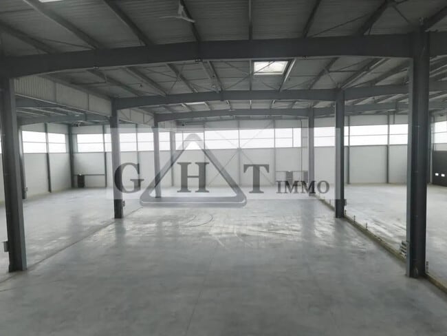 Plus de détails pour Bureau, Industriel/Logistique à louer