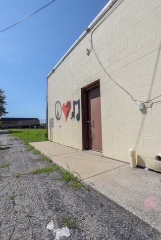 Plus de détails pour 1348-1390 E Bristol Rd, Burton, MI - Local commercial à louer