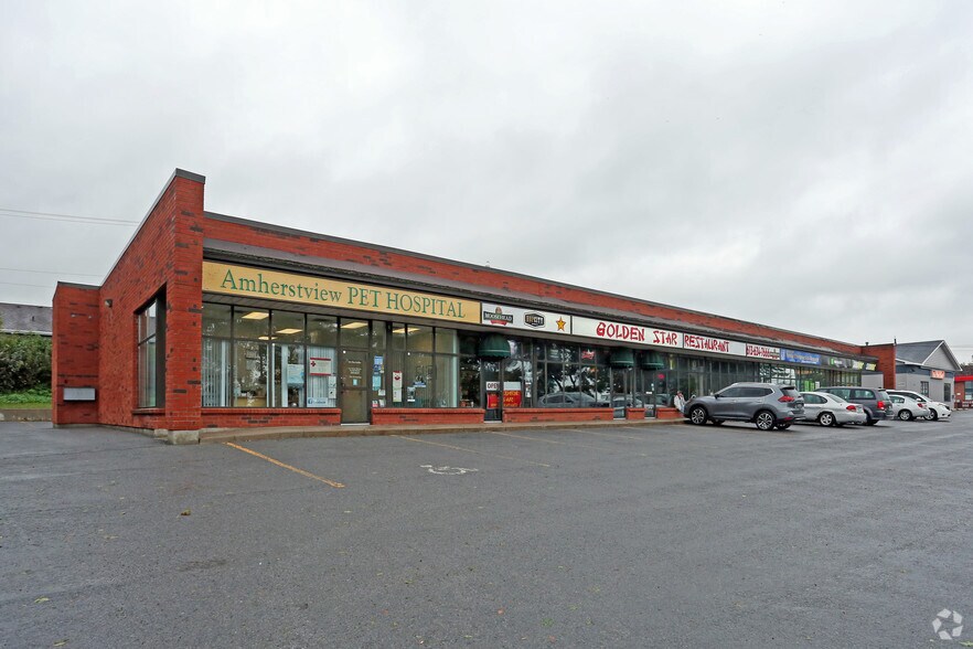 4507 Bath Rd, Loyalist, ON à vendre - Photo de l’immeuble – Image 2 sur 3