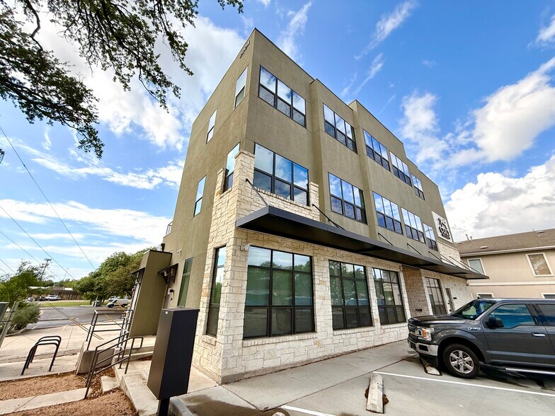 2204 Western Trails Blvd, Austin, TX à vendre - Photo de l’immeuble – Image 3 sur 21
