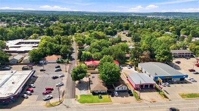 223 N East Ave, Tahlequah, OK - Vue aérienne vue de carte - Image1
