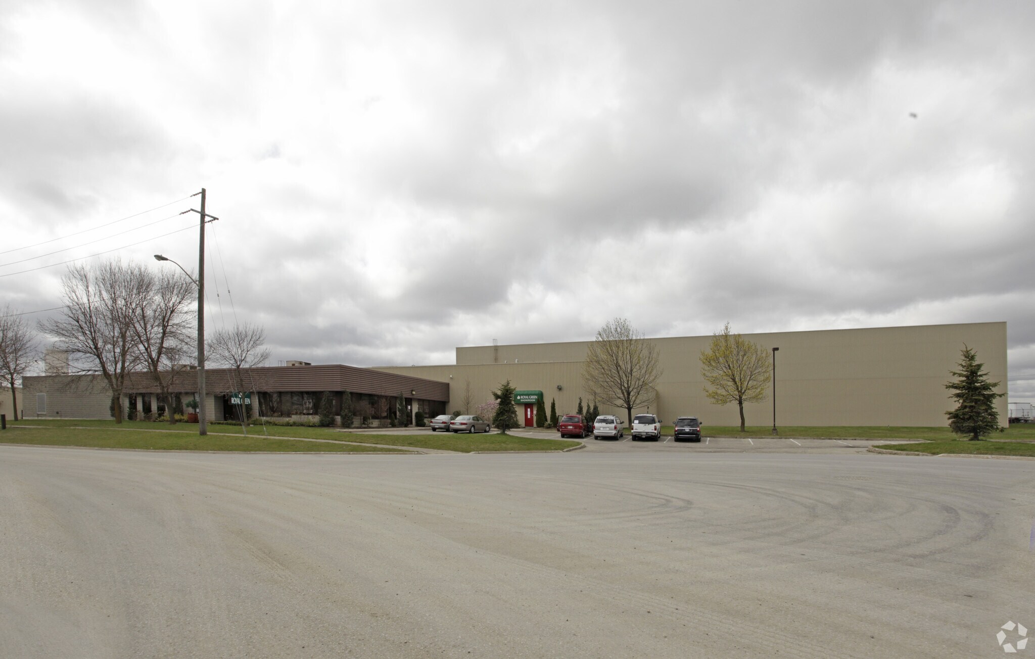 5 Copper Rd, Brampton, ON à louer Photo principale– Image 1 sur 18