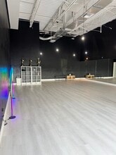 645-710 W Hallandale Beach Blvd, Hallandale, FL à louer Photo intérieure– Image 2 sur 3