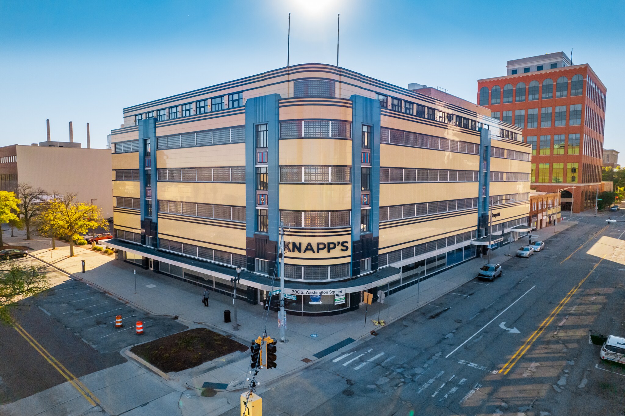 300 S Washington Sq, Lansing, MI à louer Photo de l’immeuble– Image 1 sur 19