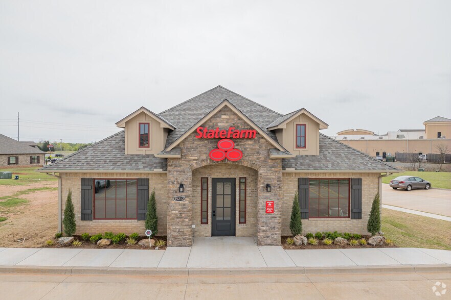 15224 Lleytons Ct, Oklahoma City, OK à vendre - Photo de l’immeuble – Image 2 sur 21