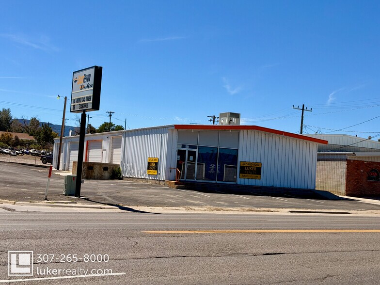 1833 E Yellowstone Hwy, Casper, WY à vendre - Photo de l’immeuble – Image 2 sur 7