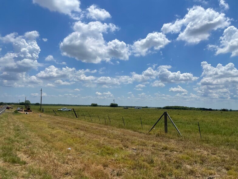 325 FM 1566 W, Wolfe City, TX à vendre - Photo de l’immeuble – Image 2 sur 4