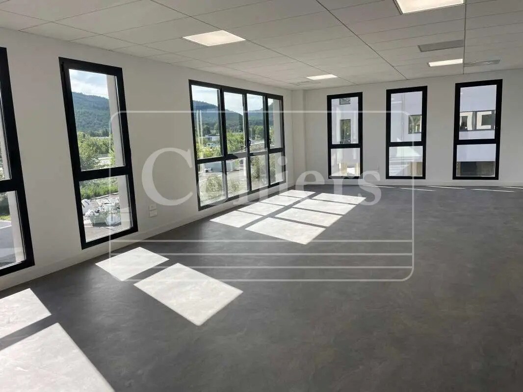 Bureau dans Aubagne à louer Photo de l’immeuble– Image 1 sur 4
