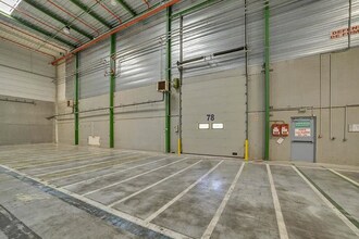 Industriel/Logistique dans Bruyères-sur-Oise à louer Photo intérieure– Image 2 sur 7