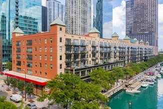 Plus de détails pour 401-465 E Illinois St, Chicago, IL - Local commercial à louer