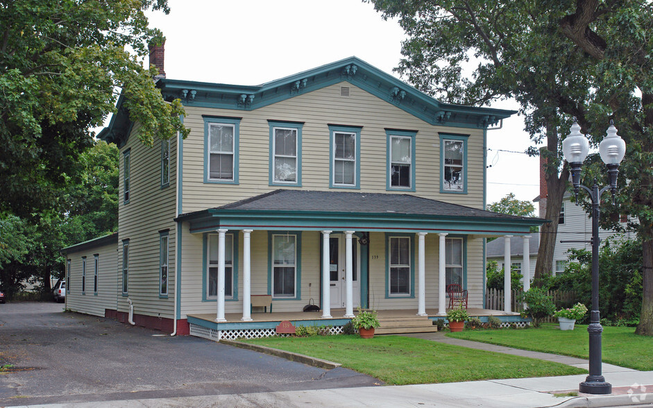 139 N Ocean Ave, Patchogue, NY à louer - Photo de l’immeuble – Image 2 sur 24