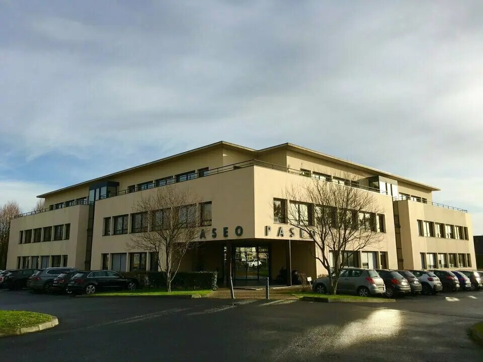 Bureau dans Saint-Contest à louer Photo de l’immeuble– Image 1 sur 7