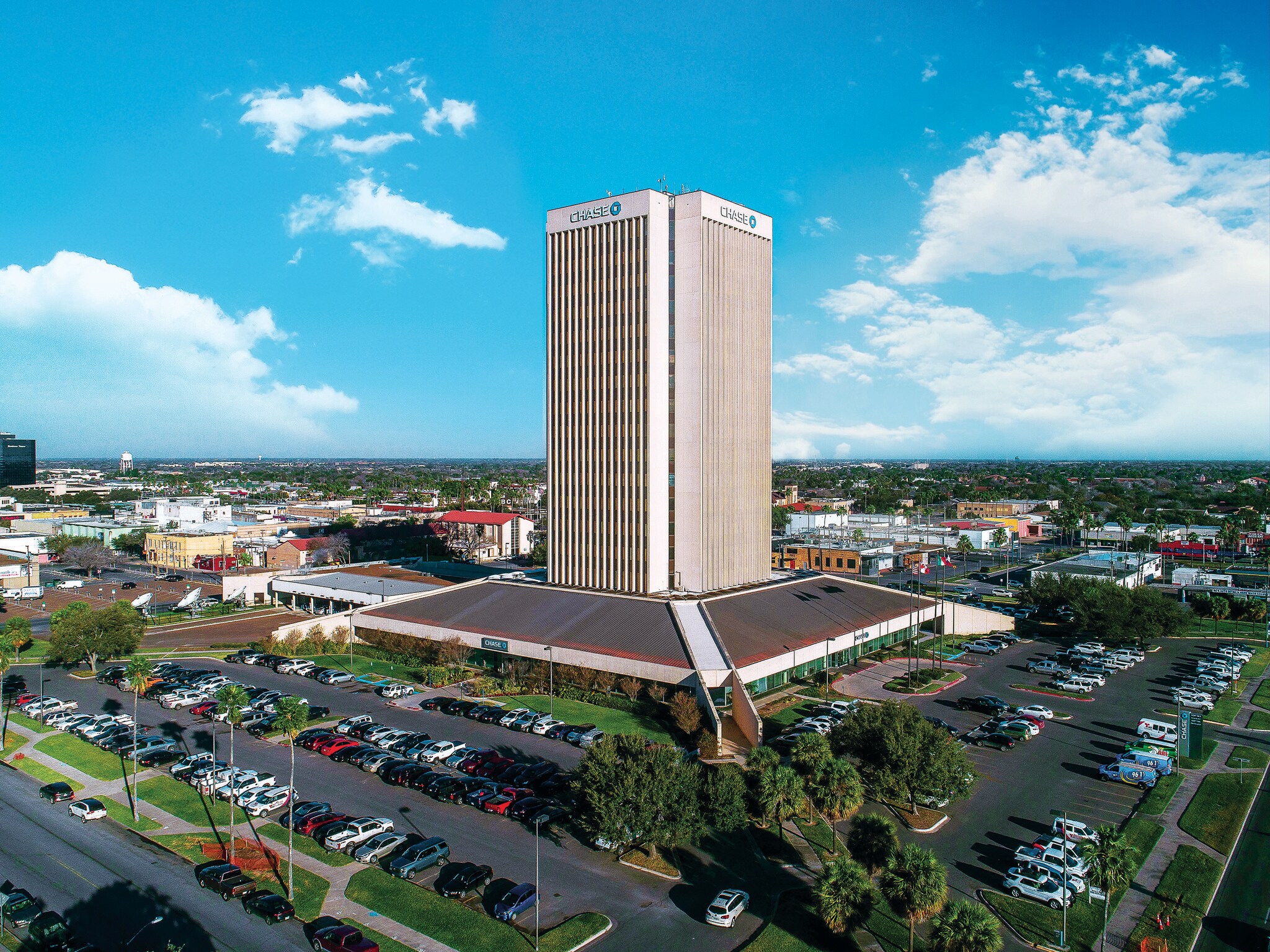 200 S 10th St, McAllen, TX à louer Photo principale– Image 1 sur 23