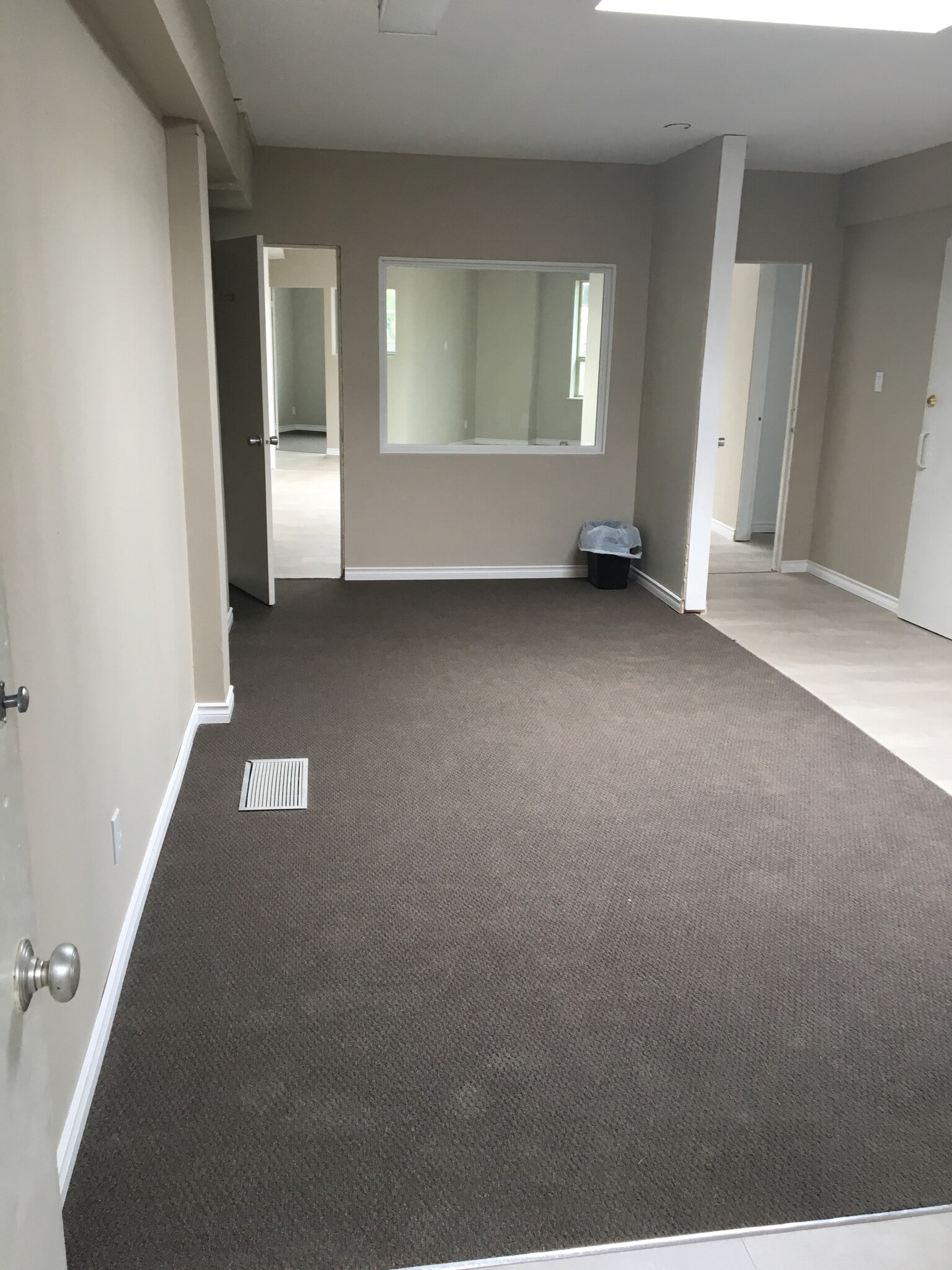 904 Boundary Rd, Burnaby, BC à louer Photo intérieure– Image 1 sur 5