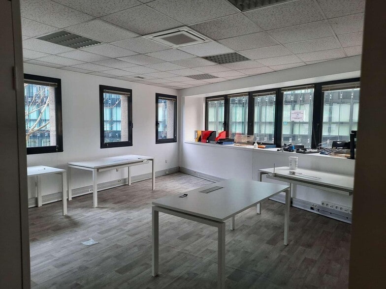 153 Avenue Jean Lolive, Pantin à louer - Photo de l’immeuble – Image 3 sur 6
