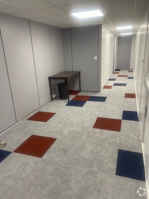 17 Rue Des Grandes Terres, Rueil-Malmaison à louer Photo principale– Image 1 sur 7