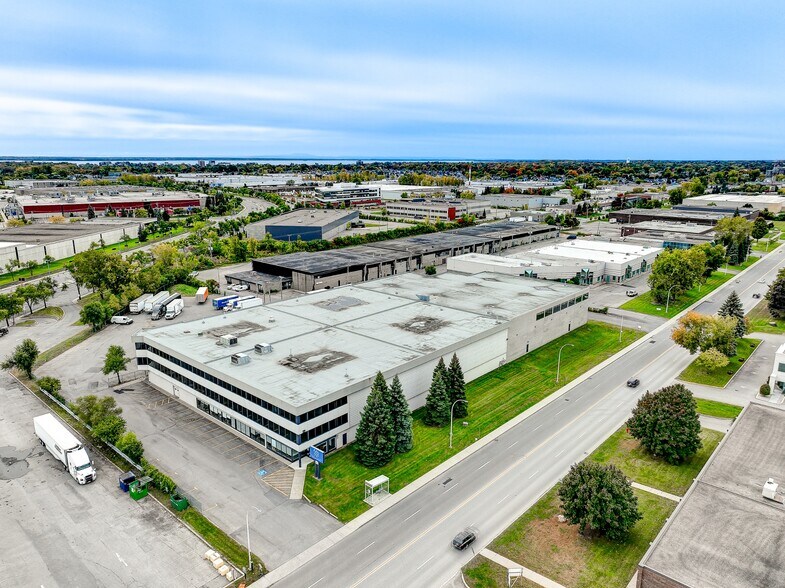 20 Boul Hymus, Pointe-claire, QC à louer - Photo de l’immeuble – Image 2 sur 12