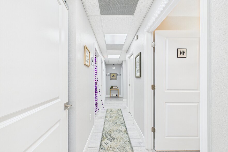 2955 Pineda Plaza Way, Viera, FL à vendre - Photo de l’immeuble – Image 1 sur 68