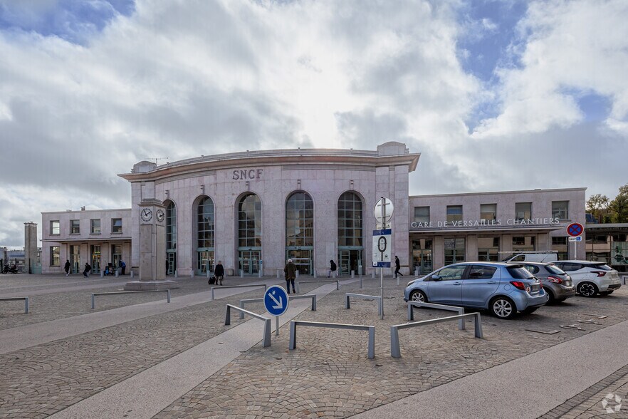 Local commercial dans Versailles à louer - Photo de l’immeuble – Image 2 sur 2