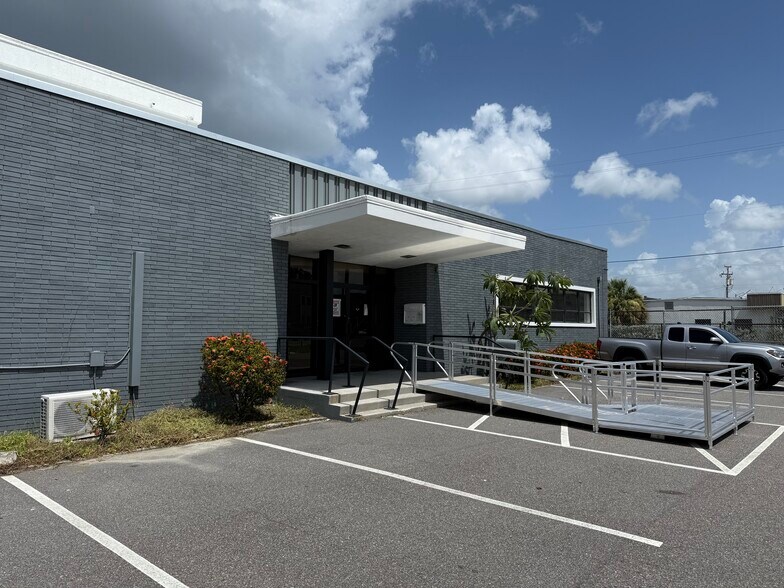 5201 S West Shore Blvd, Tampa, FL à louer - Photo de l’immeuble – Image 1 sur 28