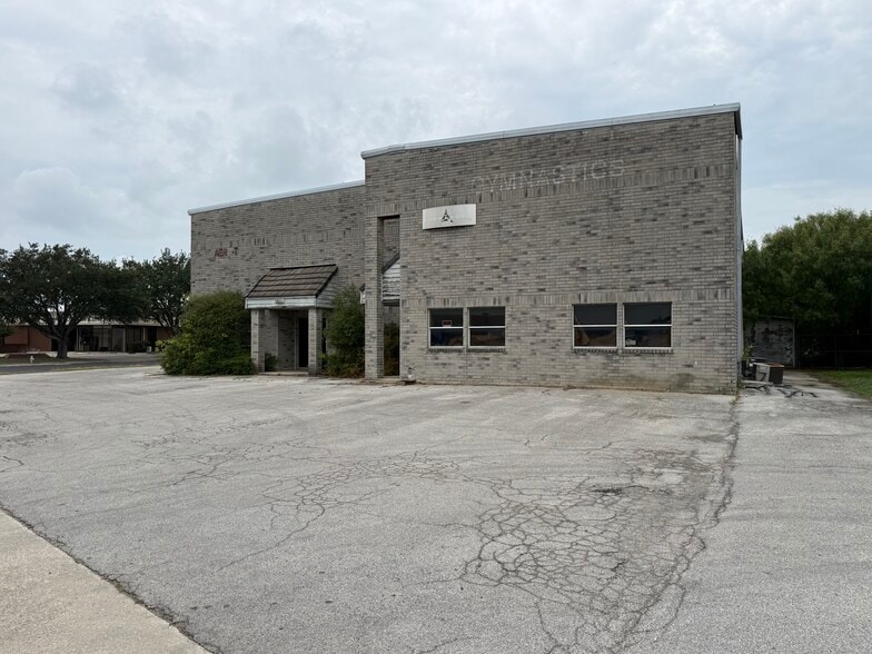 7927 Mainland Dr, San Antonio, TX à vendre - Photo principale – Image 1 sur 12
