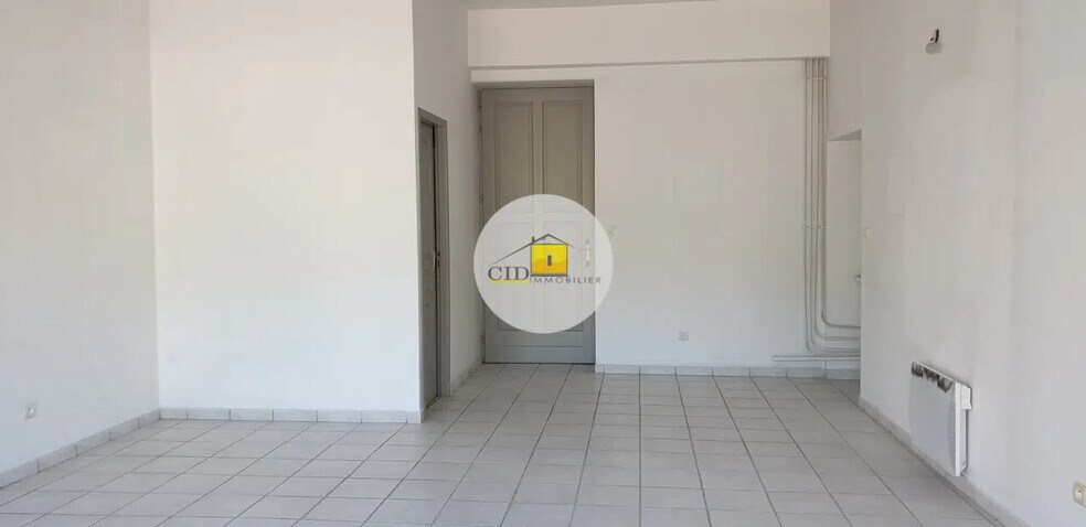 Local commercial dans Sainte-Foy-lès-Lyon à louer - Photo intérieure – Image 1 sur 3