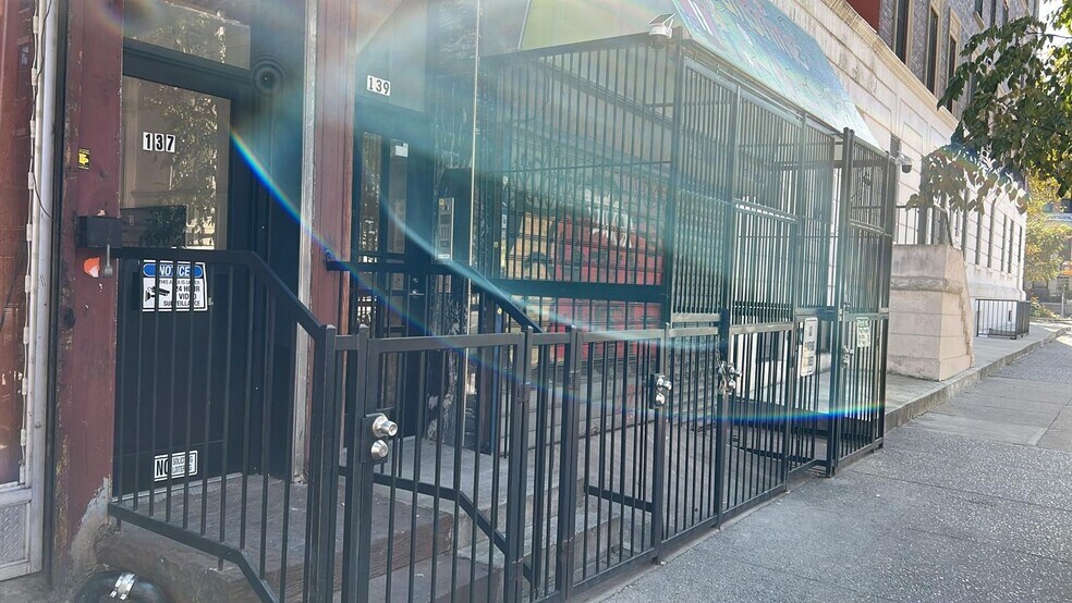 139 Kingston Ave, Brooklyn, NY à louer - Photo de l’immeuble – Image 2 sur 14
