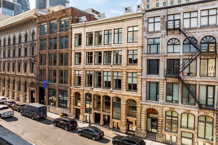 358-362 Rue Notre-Dame O, Montréal, QC à louer - Photo de l’immeuble – Image 2 sur 8