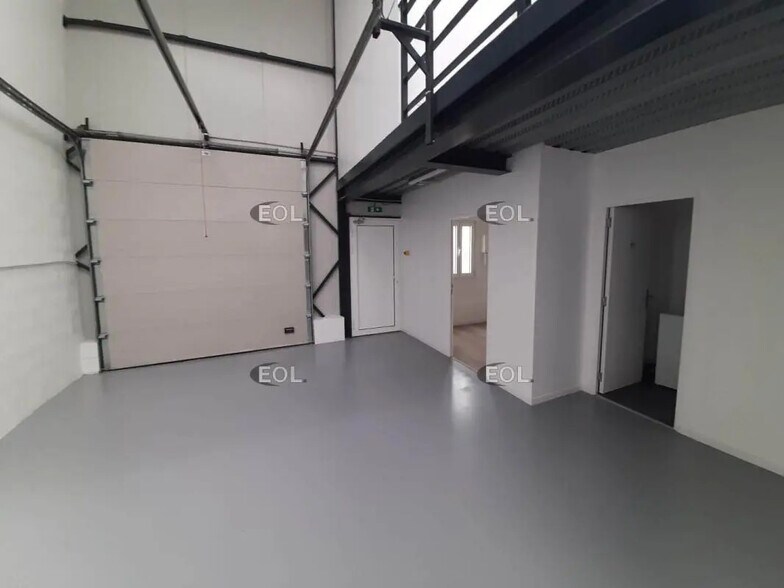 Local d’activités dans Choisy-le-Roi à louer - Photo de l’immeuble – Image 3 sur 9