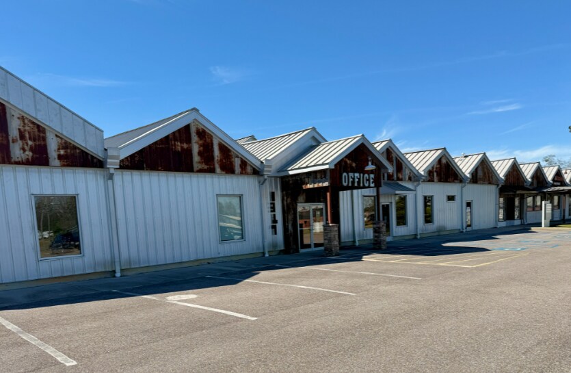 1369 Headland Ave, Dothan, AL à louer - Photo de l’immeuble – Image 1 sur 11