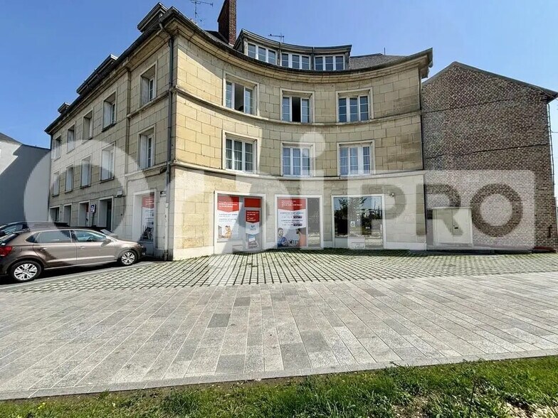Local commercial dans Compiègne à louer - Photo de l’immeuble – Image 1 sur 6