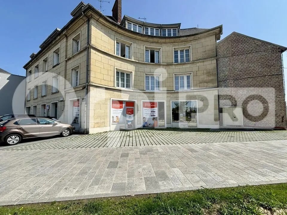 Local commercial dans Compiègne à louer Photo de l’immeuble– Image 1 sur 7