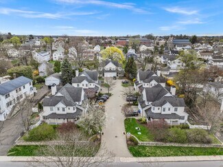 Plus de détails pour 147 Holly Hill Lane, Greenwich, CT - Logement à vendre