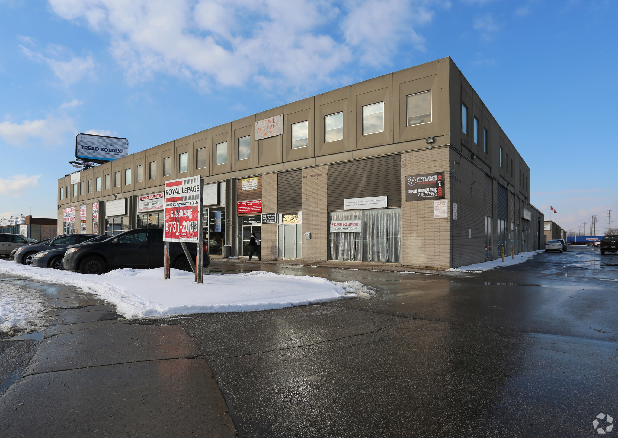 2500 Lawrence Ave E, Toronto, ON à louer Photo principale– Image 1 sur 8