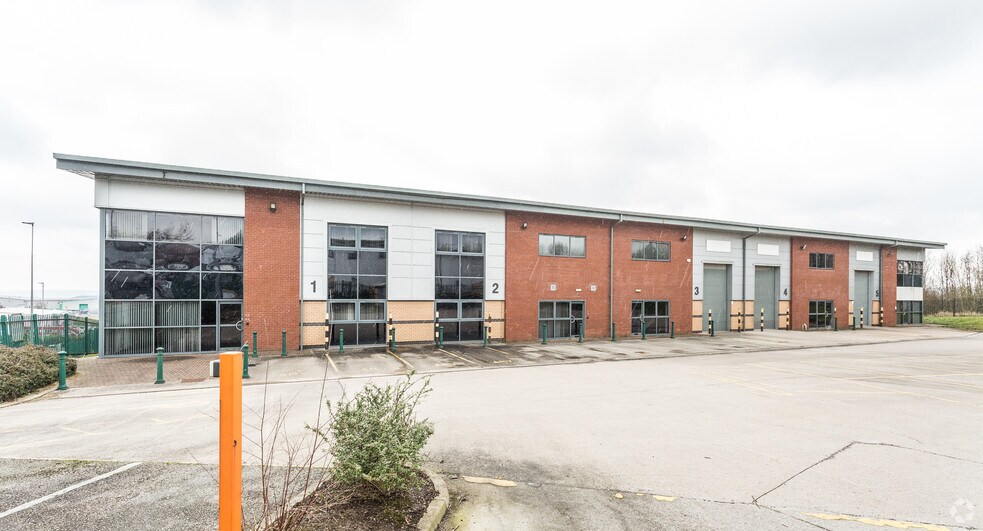 Hurstwood Ct, Blackburn à louer - Photo principale – Image 1 sur 2