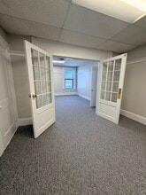 47-61 Langley Rd, Newton, MA à louer Photo intérieure– Image 2 sur 3