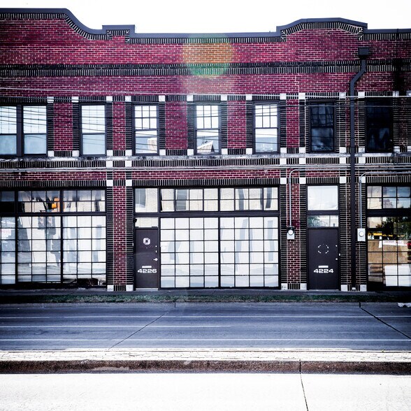 4216-4230 Main St, Dallas, TX à louer - Photo de l’immeuble – Image 1 sur 8