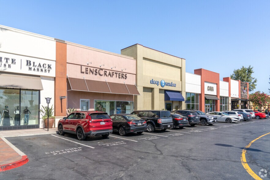 13865 City Center Dr, Chino Hills, CA à vendre - Photo de l’immeuble – Image 2 sur 4