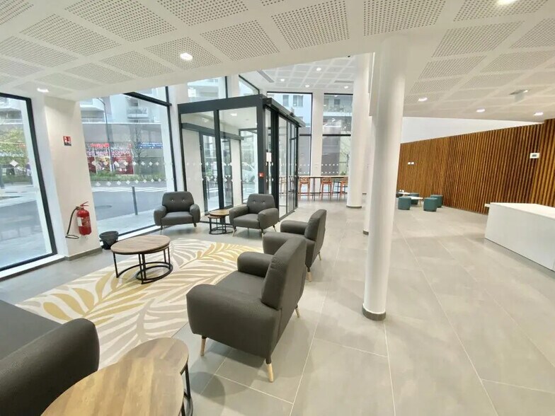 Bureau dans Asnières-sur-Seine à louer - Photo de l’immeuble – Image 2 sur 8